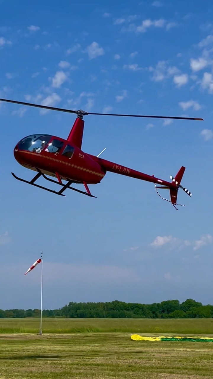 Show Flight by @helicentras 
.

#helicentras #robinsonr44 #helicopter #flight #trakai #vilnius #lietuva #aviation #easy #dream #travel #kaunas #lietuva #lithuania #vasara #summer #show